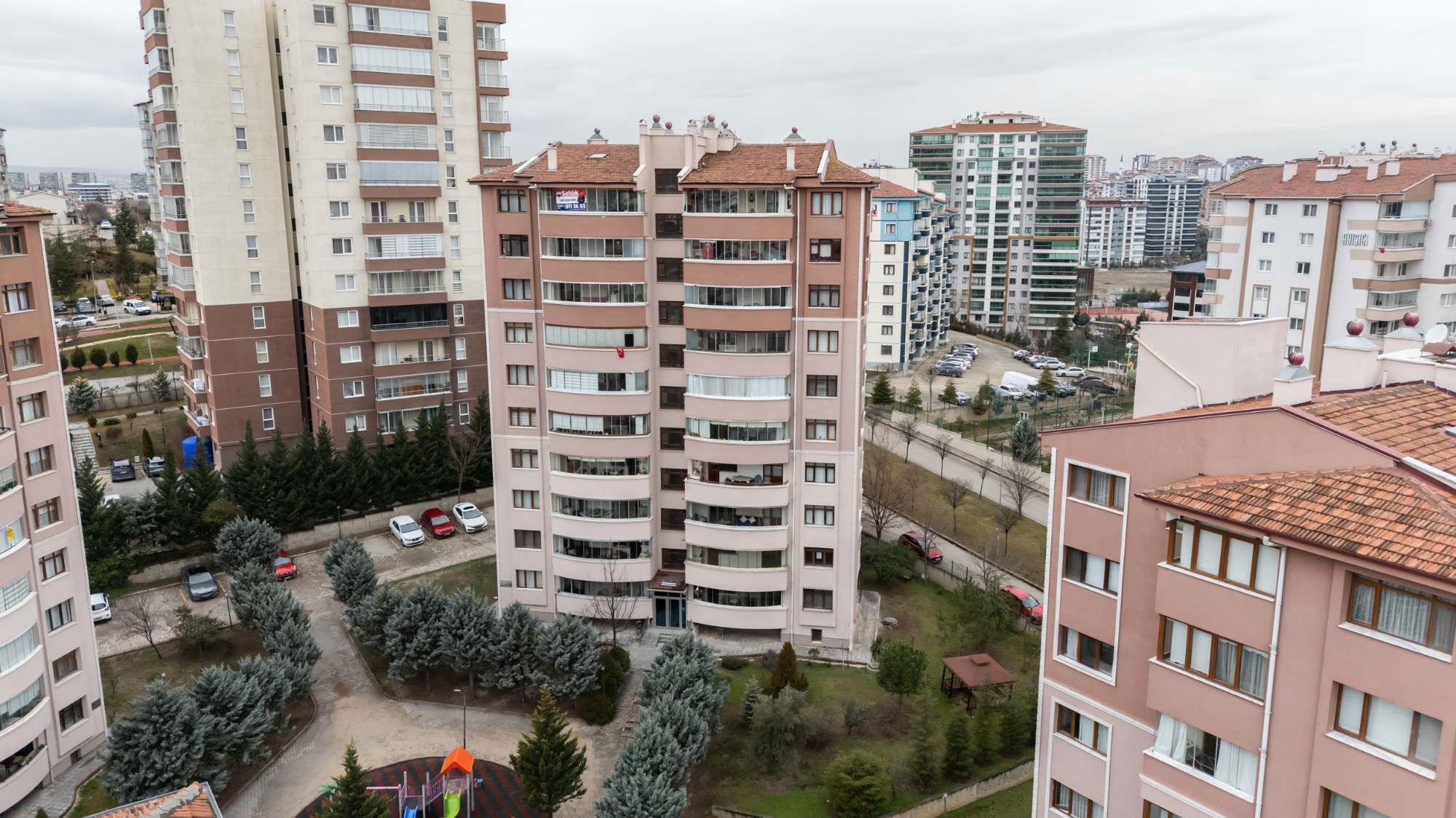 BATIKENT ILKYERLESIM MAH. TANSU SITESI  4+1 FULL YAPILI SATILIK DAIRE