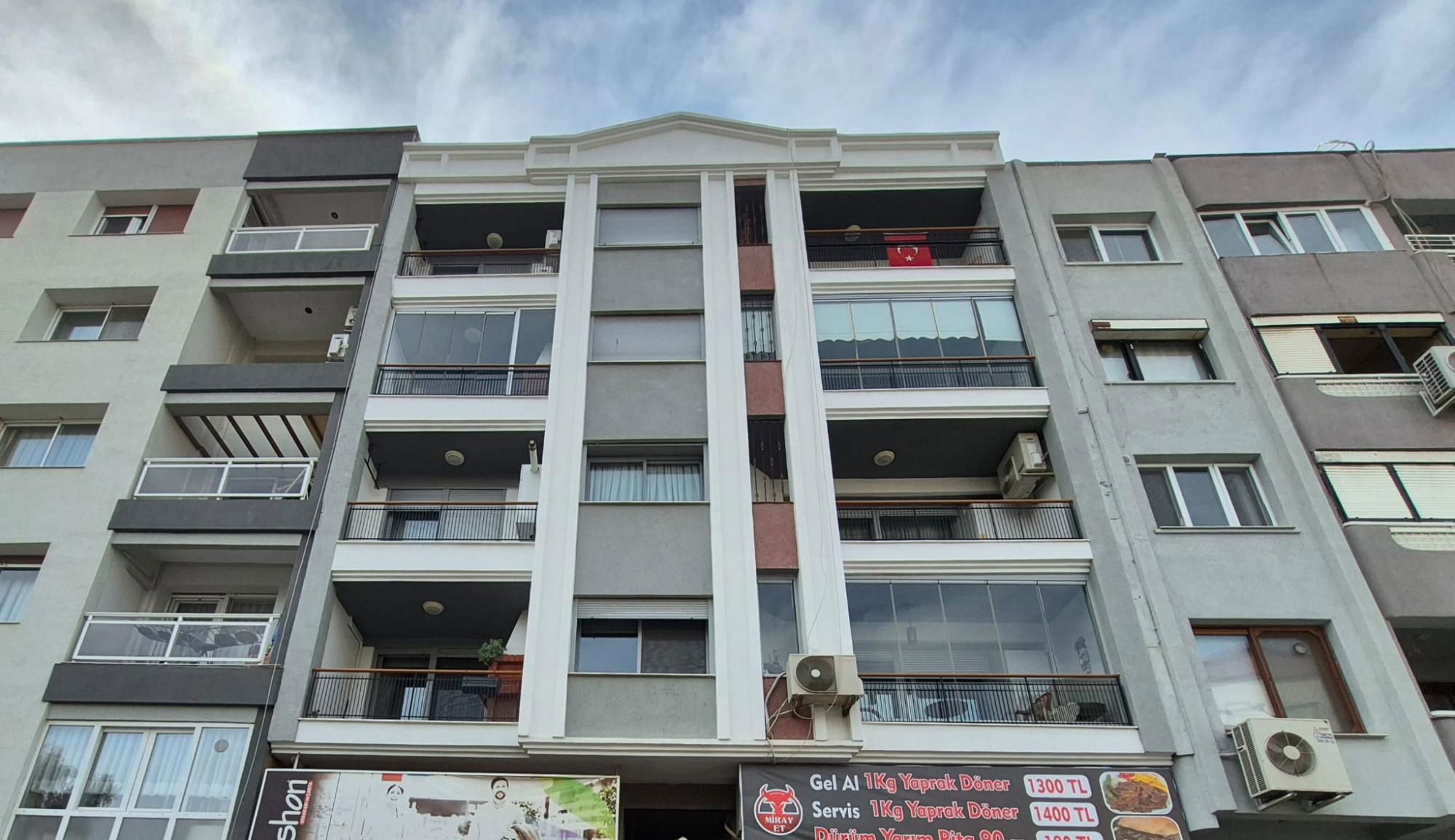 11 BOSTANLI'DA  TADİLATLI GENİŞ ASANSÖRLÜ 3+1 SATILIK DAİRE