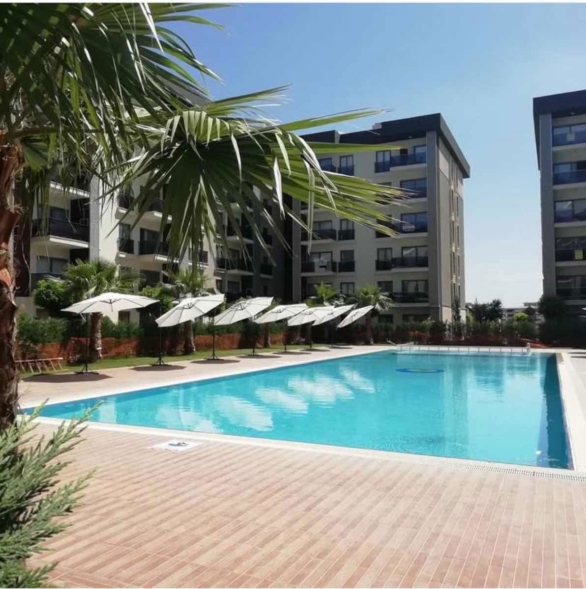 TORBALI YEDİEYLÜL MAH HAVUZLU SİTEDE KİRALIK EŞYALI 1+1 DAİRE