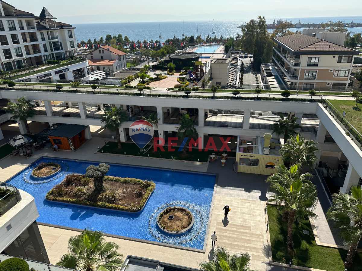 TUZLA PORT AVM SİTESİNDE EŞYALI  2+1 KIRALIK DAIRE