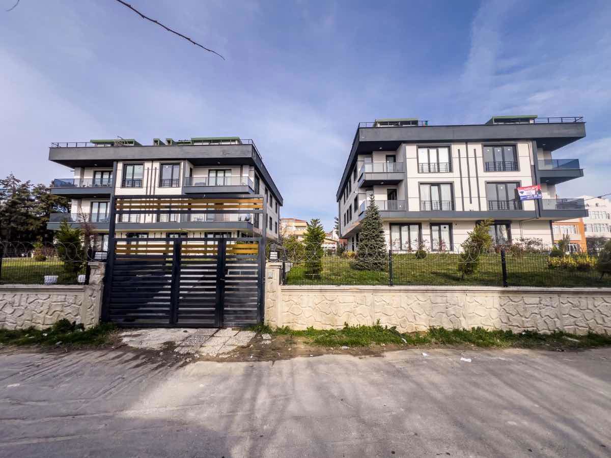 KAMİLOBADA E5 E YAKIN BUTİK SİTEDE YENİ DAİRE