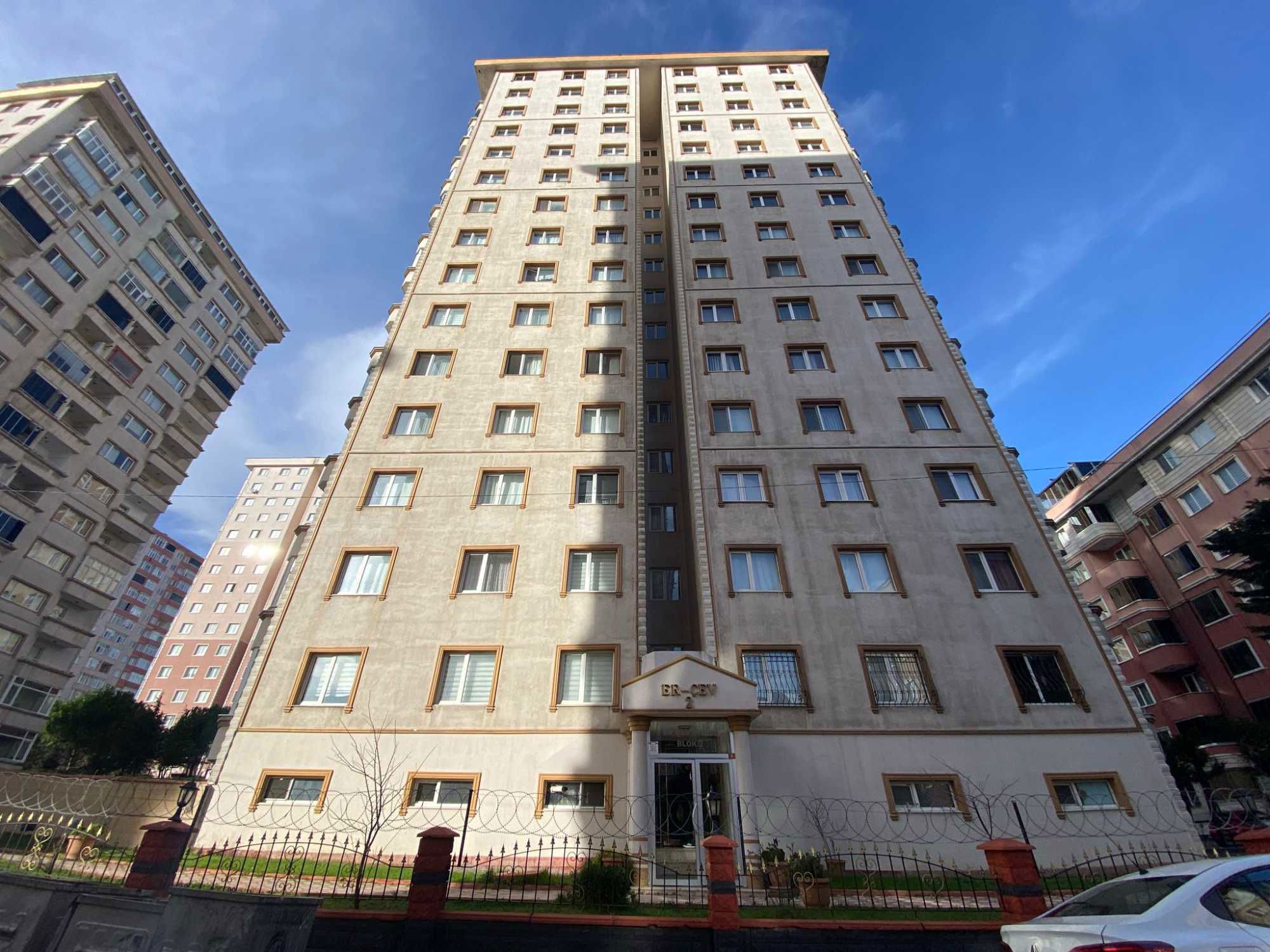 BEYLİKDÜZÜ ERÇEV SİTESİ BARIŞ MAH 3+1 GENİŞ SATILIK DAİRE