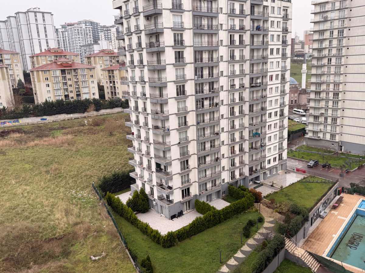 REMAX MAHAL ' DEN ESENYURT GÜMÜŞ PARK ' TA 1+1 BOŞ DAİRE
