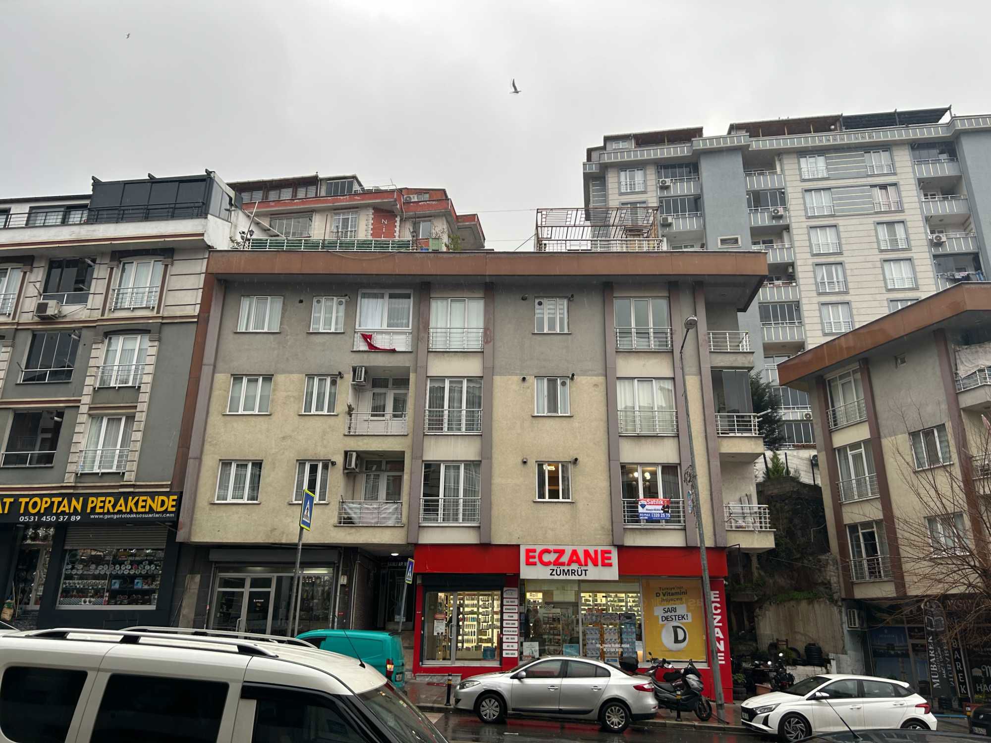 ALİBEYKÖY MERKEZİNDE, ÇARŞI İÇİNDE, KÖŞE 3+1 SATILIK DAİRE