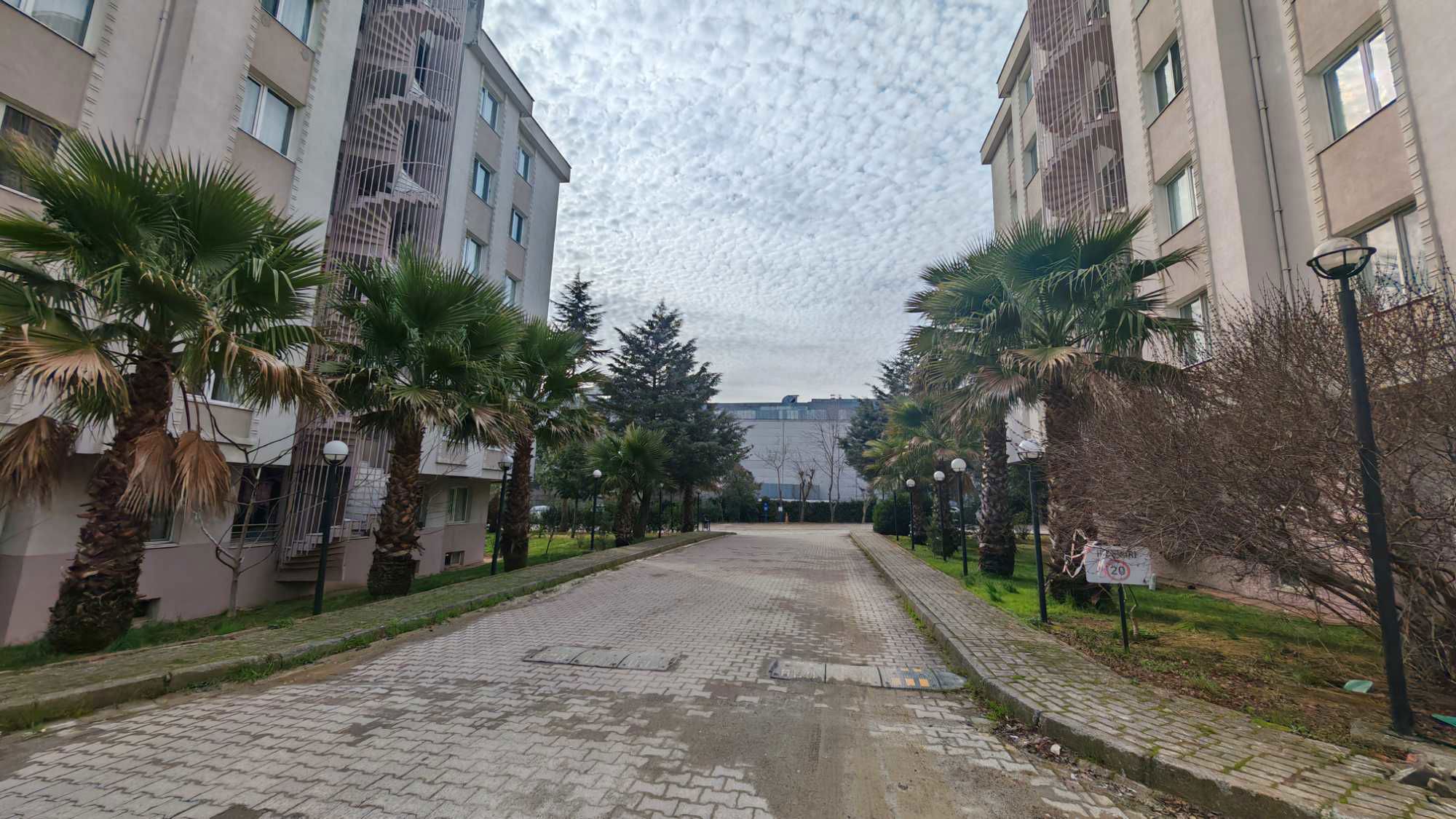 YETKİLİ SATIŞ OFİSİNDEN HAVAS EVLERİNDE GENİŞ 2+1 KİRALIK DAİRE