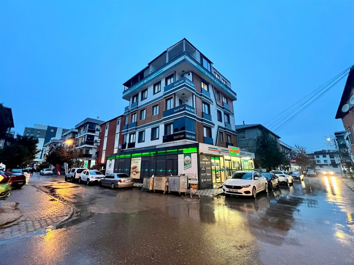 SANCAKTEPE ABDURRAHMANGAZİ MAHALLESİ METRO YAKINI 2+1 ARA KAT DAİRE