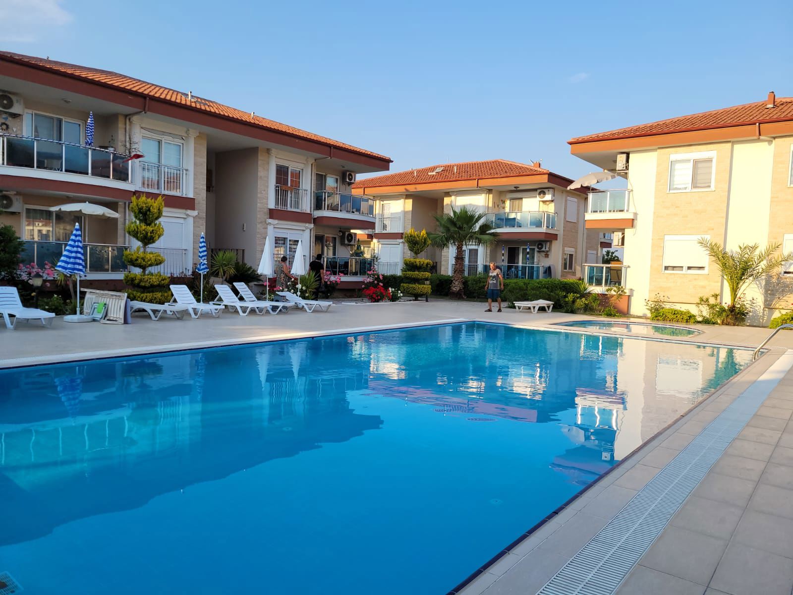 DENIZE 800 M. 2+1 SITE IÇERISINDE SATILIK DAIRE