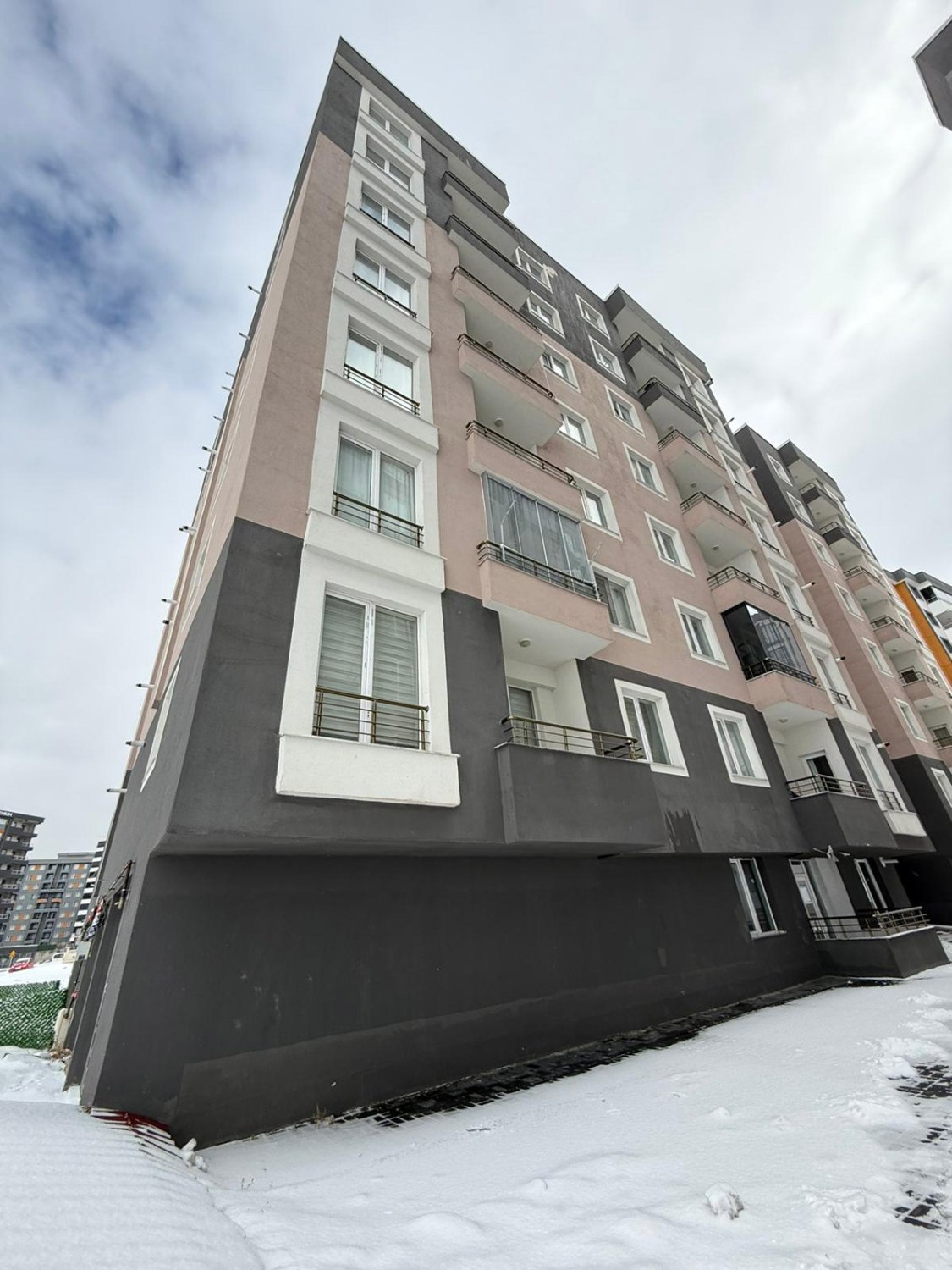 REMAX İLKE'DEN YILDIZKENT'TE 2+1 FULL EŞYALI SATILIK DAİRE