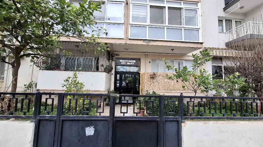 BOSTANLI'DA MÜRŞİDE AKYÜZ YAKINI KİRALIK DAİRE