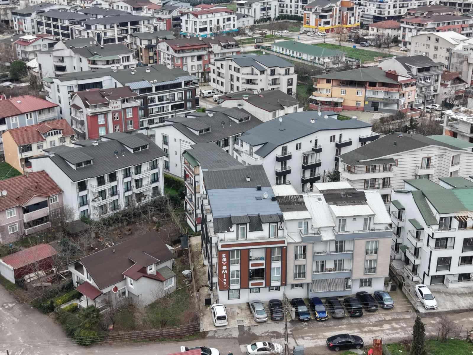 KOCAELI KARTEPE ESKIPETROL MAHALLESINDE SATILIK 2+1 ARAKAT DAIRE
