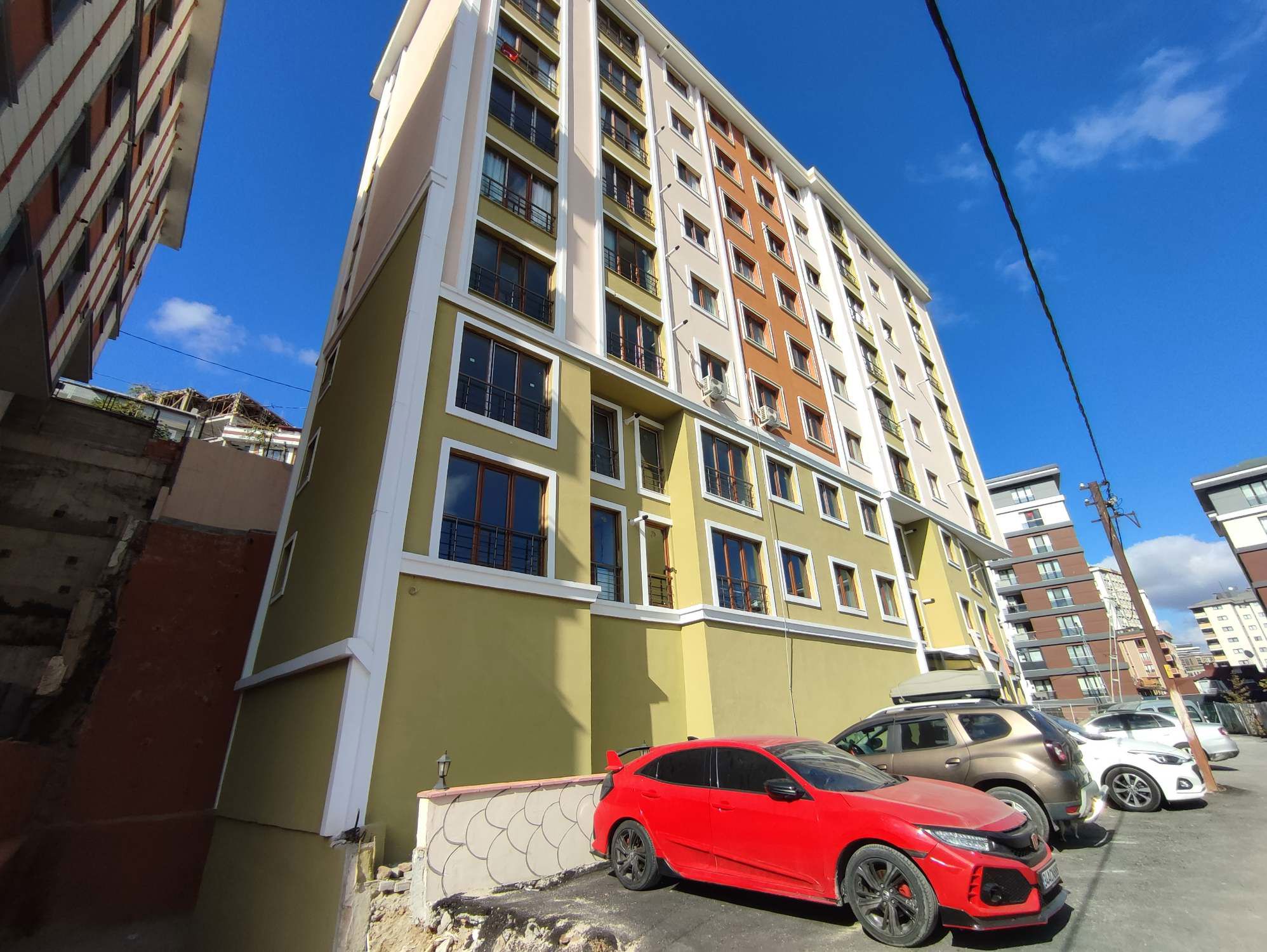 ALİBEYKÖYDE METRO KARŞISINDA SİTE İÇİNDE SATILIK 2+1 SATILIK