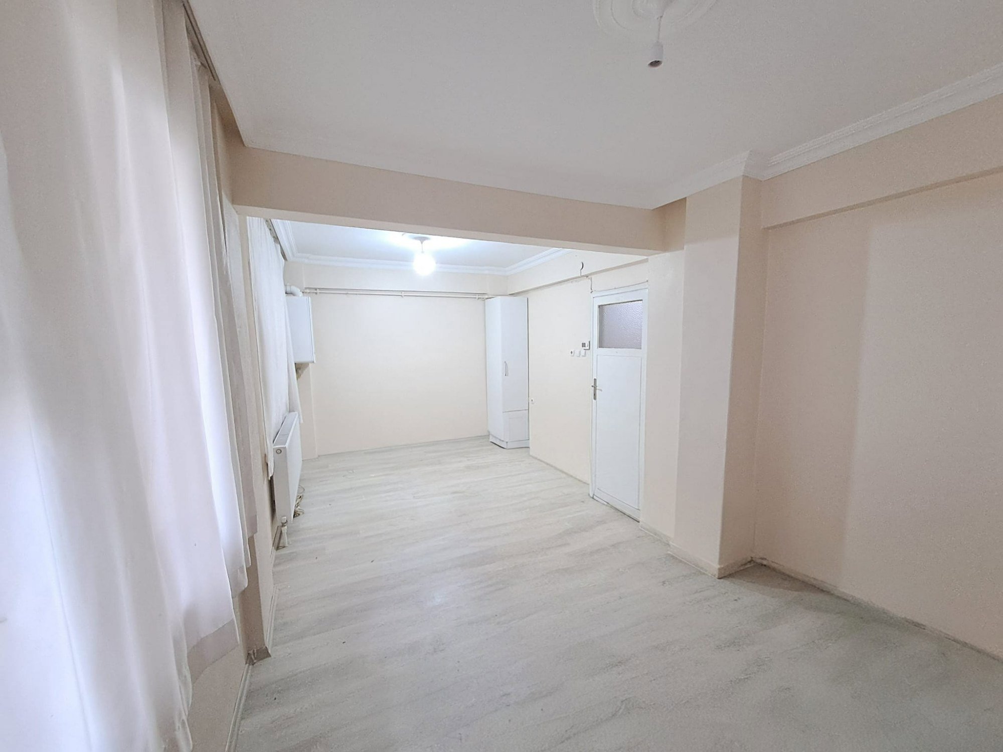 RE/MAX İNCİ'DEN PLEVNE MAH. MİGROS ARKASINDA YENİLENMİŞ SATILIK 2+1 DAİRE