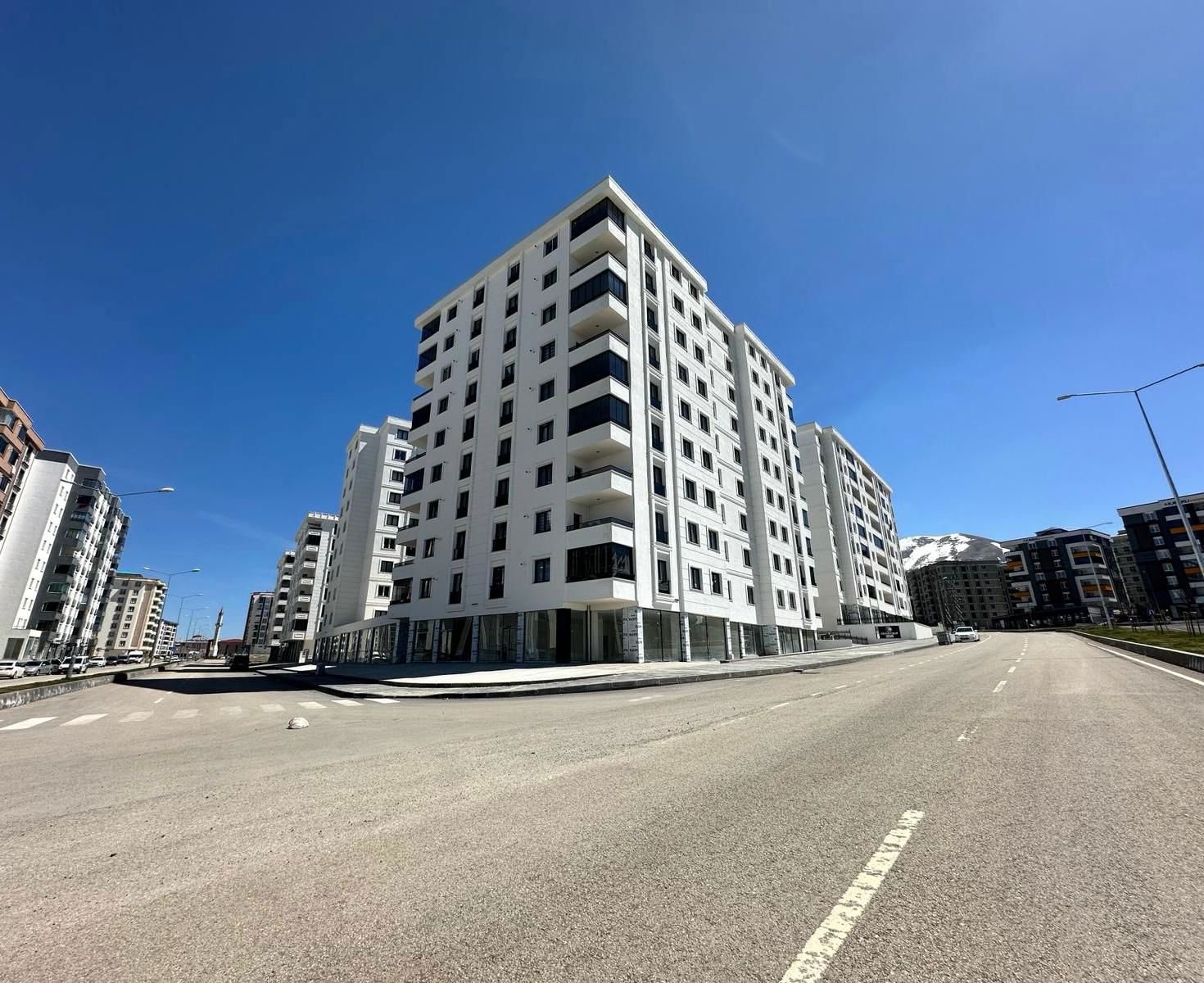 REMAX İLKE'DEN YILDIZKENT CİHAN GRUP'TA 4+1 KİRALIK LÜX DAİRE