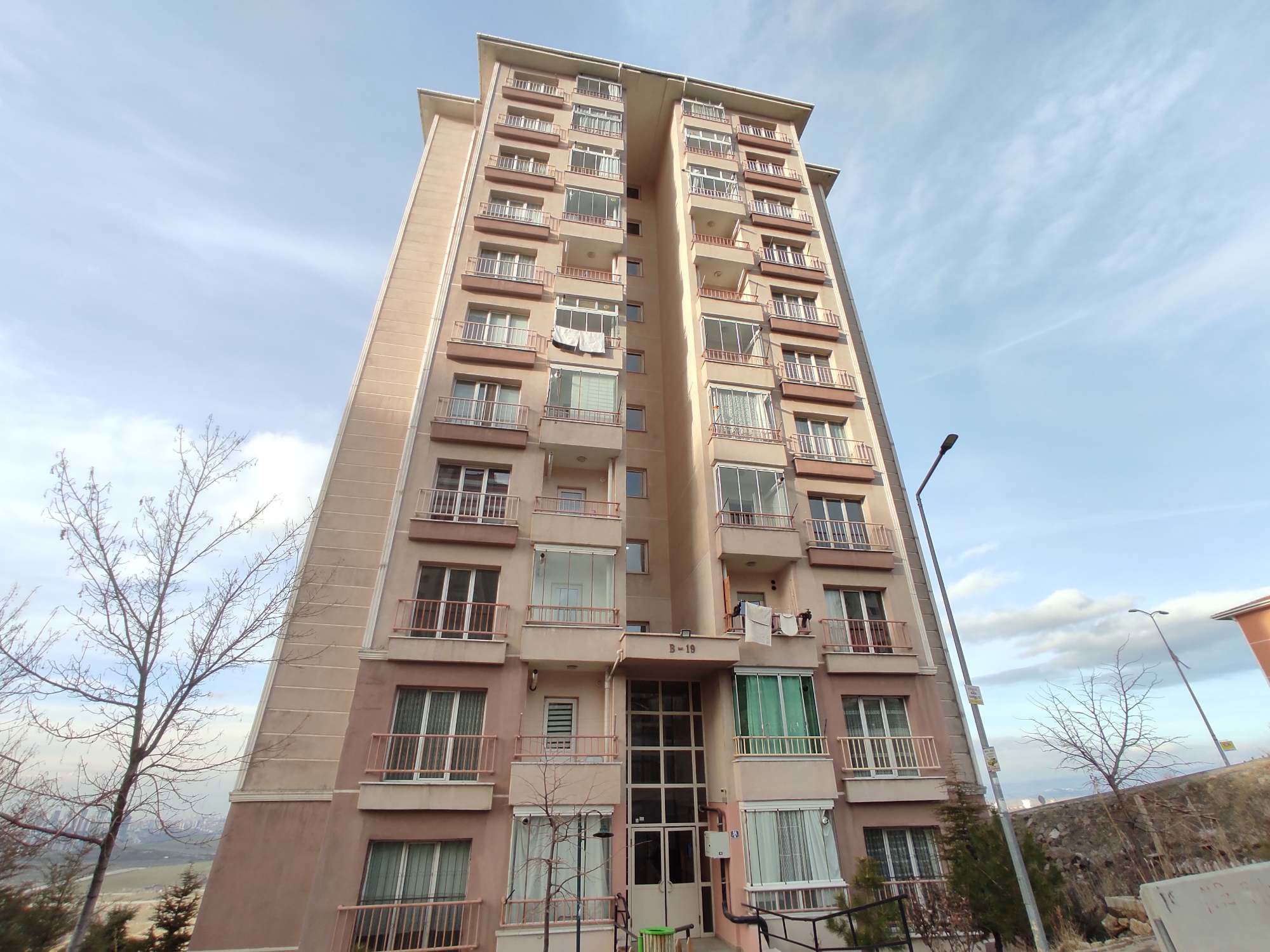 MAMAK ZİRVEKENT MAHALLESİ TOKİ BLOKLARINDA 2+1 SATILIK DAİRE