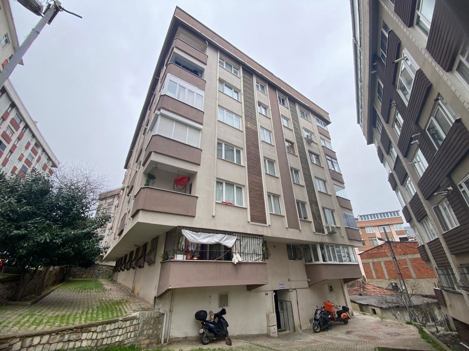 PENDİK ÇINARDERE MAHALLESİ METRO YÜRÜME MESAFESI 3+1 SATILIK DAIRE