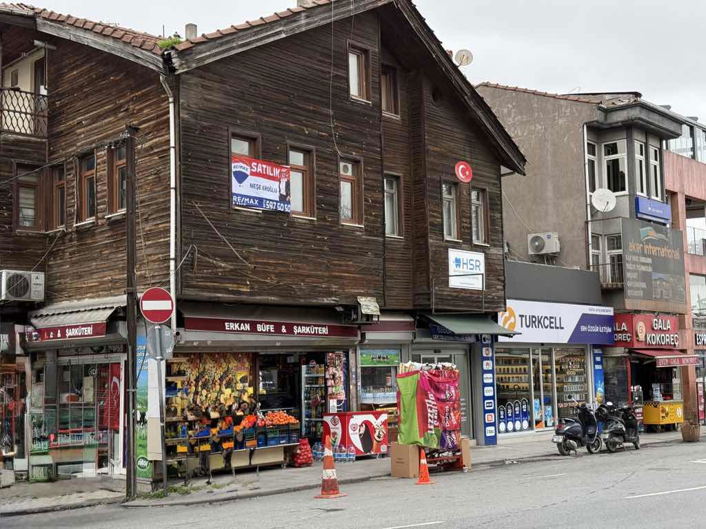 EYÜP MEYDAN DA SATILIK TARİHİ DUBLEX DAİRE