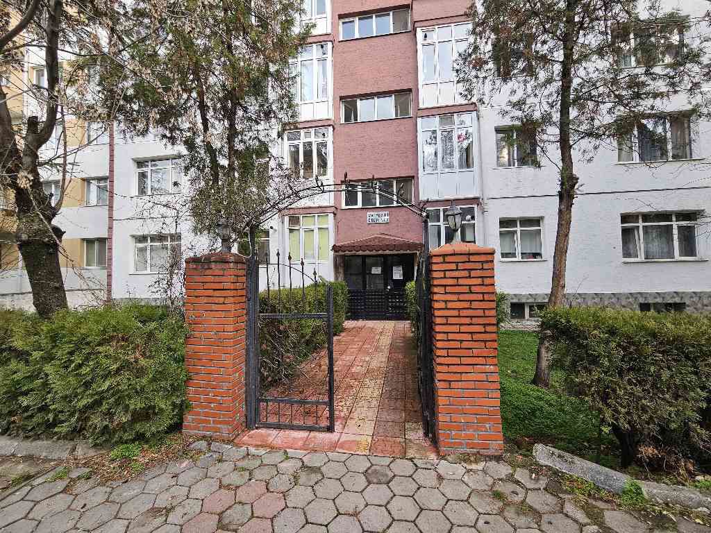 RE/MAX MOD'DAN ECZACILIK KAPISI YAKINI 2+1 EŞYALI KİRALIK DAİRE.