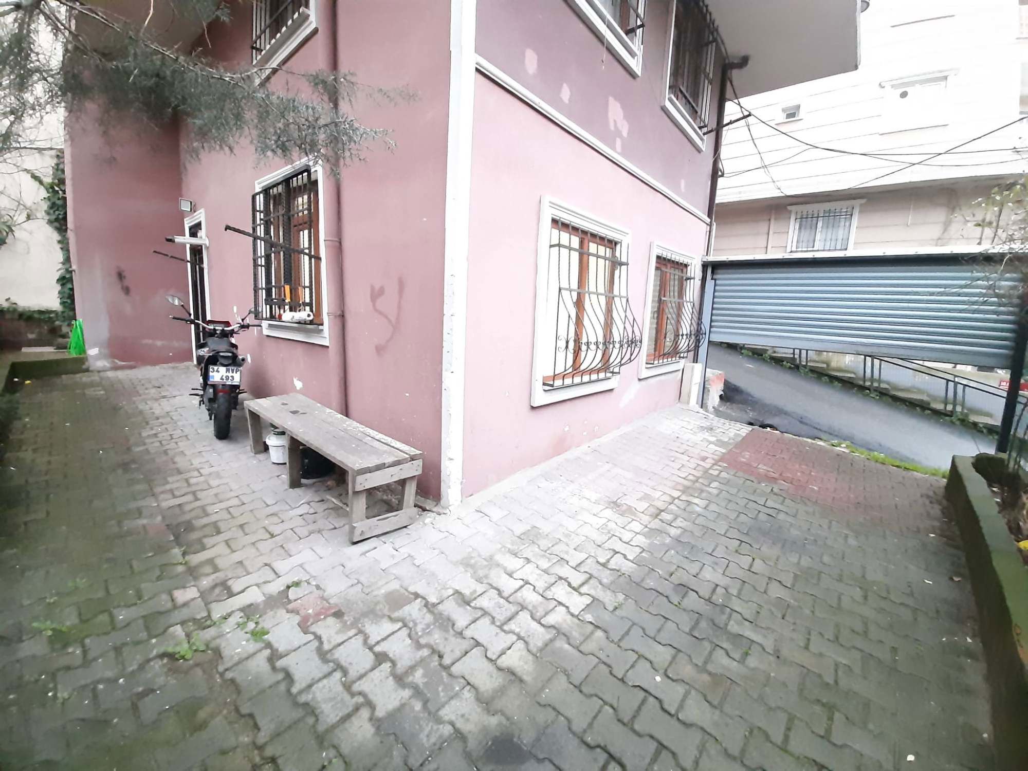 EMNIYETTEPE'DE BILGI ÜNIVERSITESI KARŞISI ÖĞRENCILERE KIRALIK DAIRE