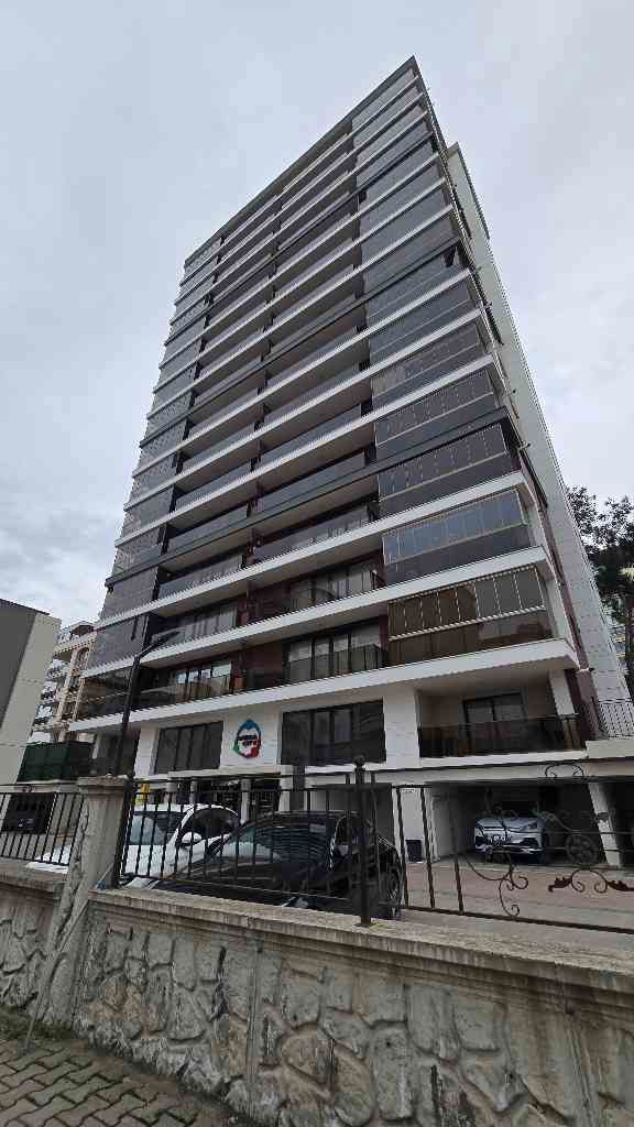 MEGACİTY SİTESİNDE HAVUZLU DENİZ MANZARALI ULTRALÜX 4+1