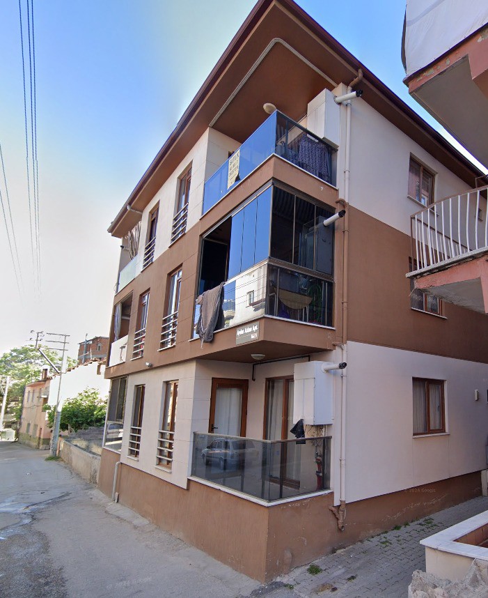 REMAX MODEL DEN İLBADE MAHALLESİNDE 2+1 SATILIK DAİRE