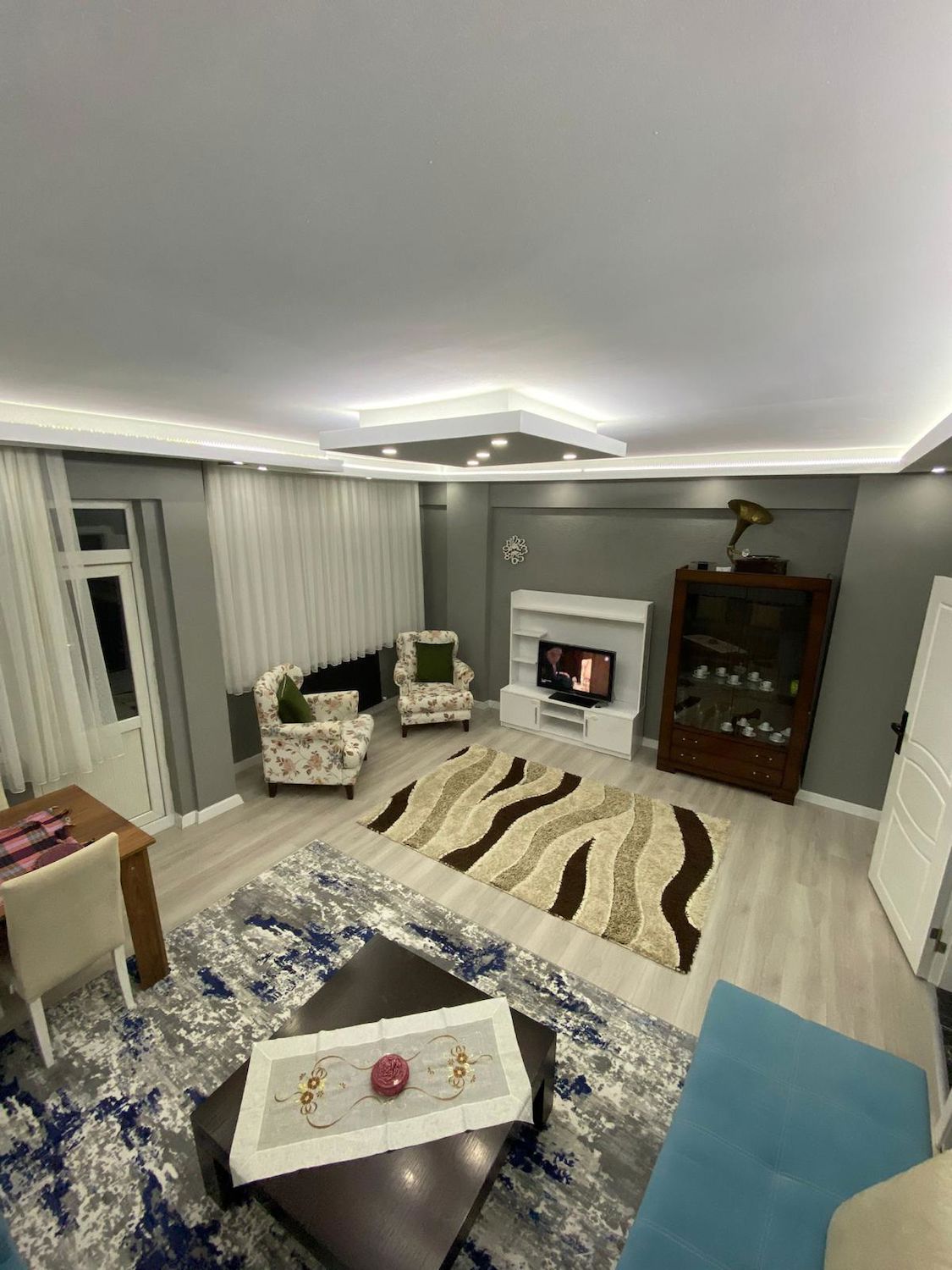 GÖLCÜK YÜZBAŞILAR’DA 3 + 1 EŞYALI DAİRE