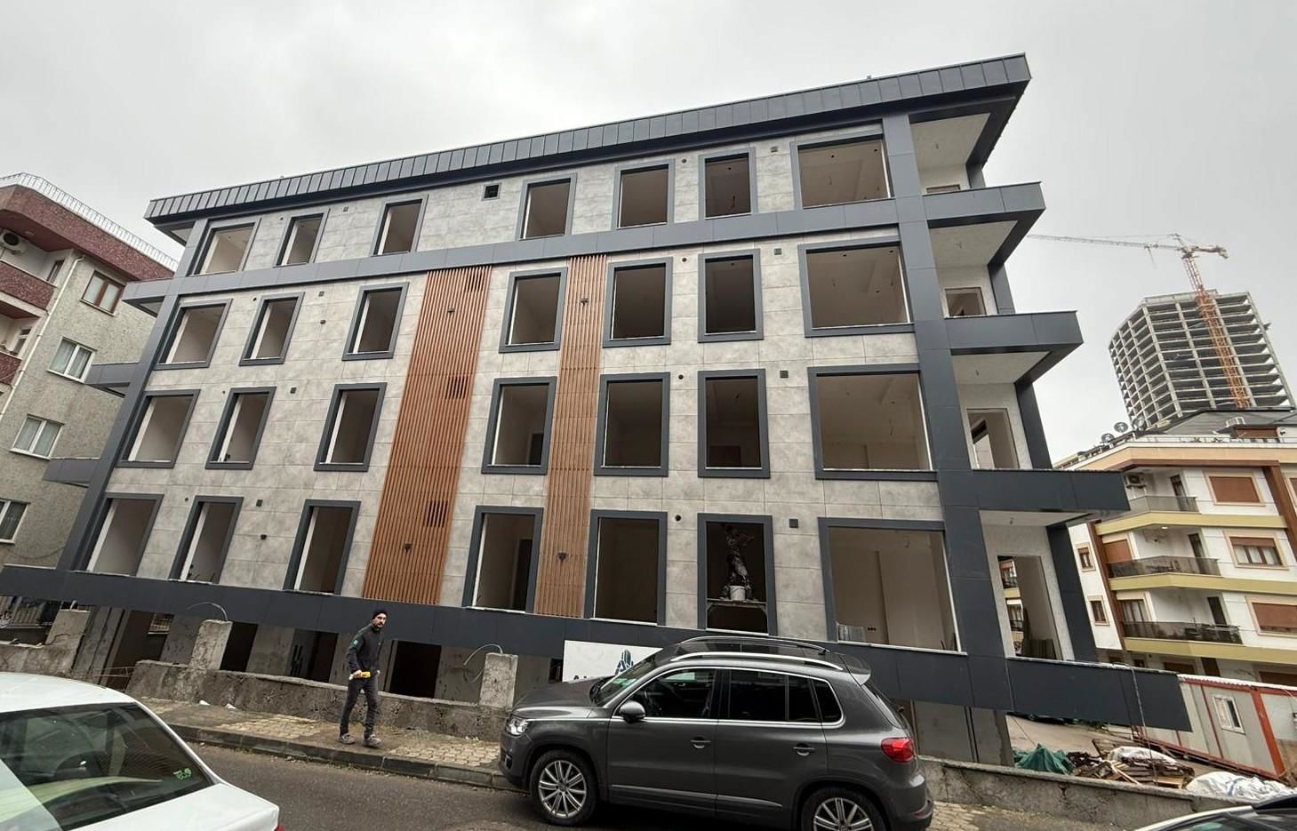 İDEALTEPE'DE ARA KAT EBEVEYN BANYOLU SATILIK 3+1 DAİRE