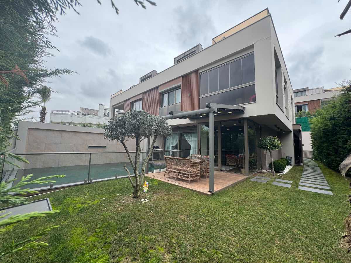 REMAX TEN BEYLİKDÜZÜ COSTA VİLLA SİTESİ LÜKS ÖZEL TASARIM 6+2