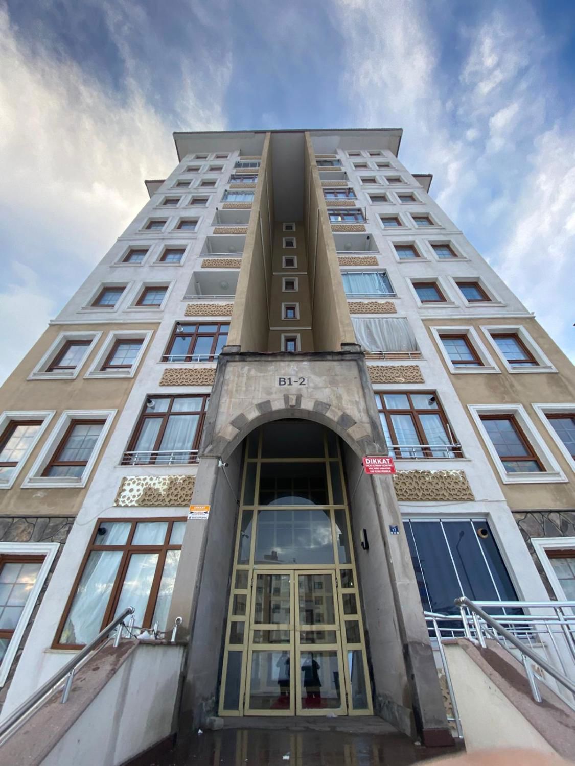 REMAX İLKE'DEN A.GAZİ TOKILER’DE 2+1 ARA KAT KİRALIK DAİRE