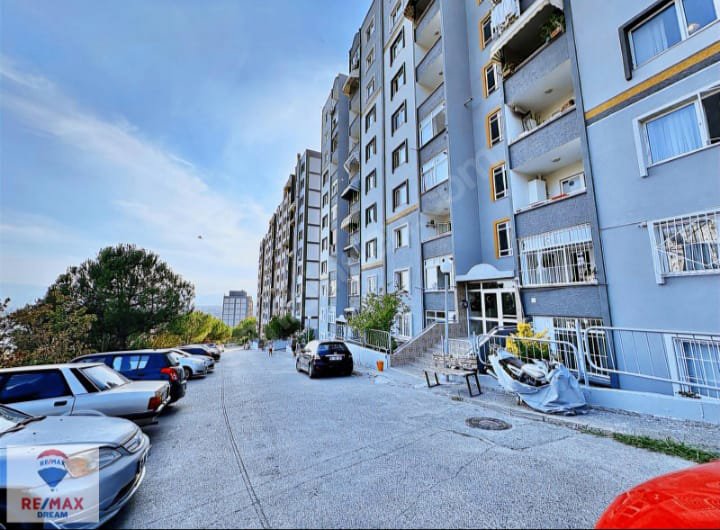 İZMİT MERKEZDE YUVAM AKARCADA   2+1 EŞYALI KİRALIK DAİRE   DAİREMİZ YENİ TEMİZLENMİŞ OLUP HALILAR Y