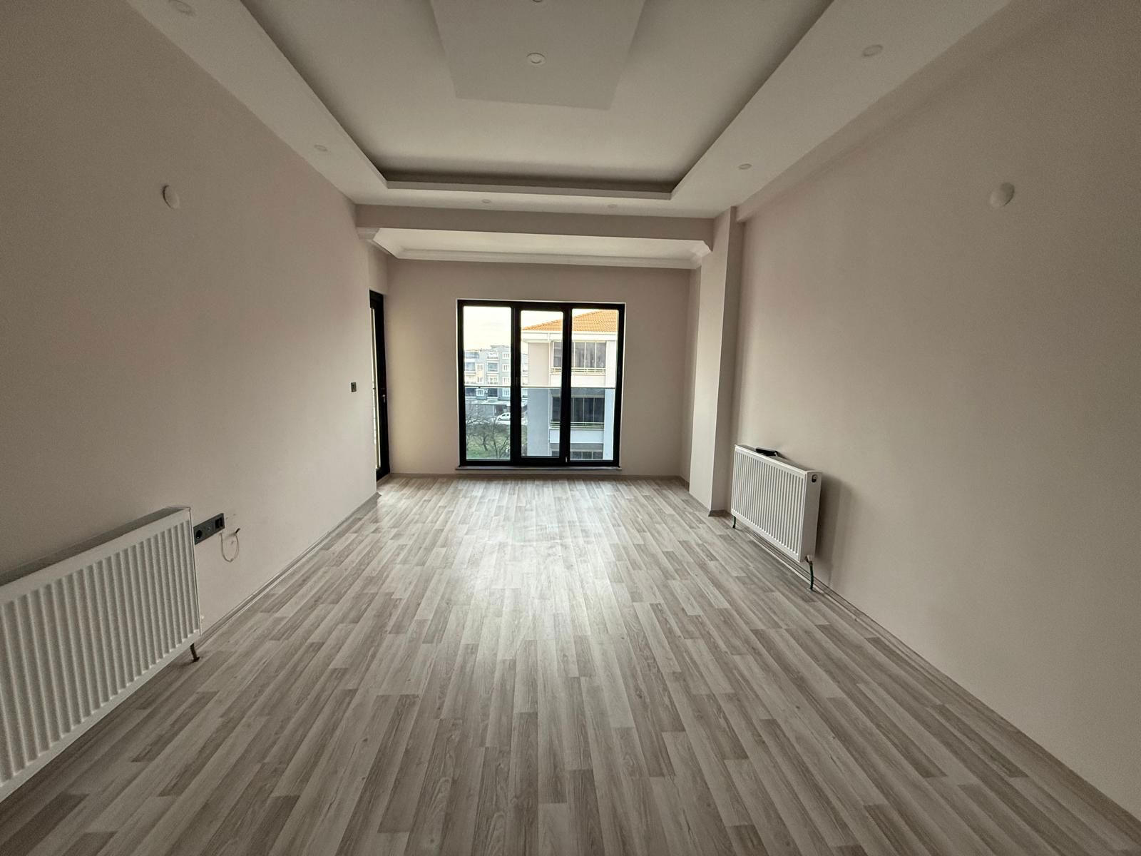 RE/MAX İNCİ'DEN GOP. AYRI MUTFAKLI TERASLI GENİŞ SATILIK 1+1