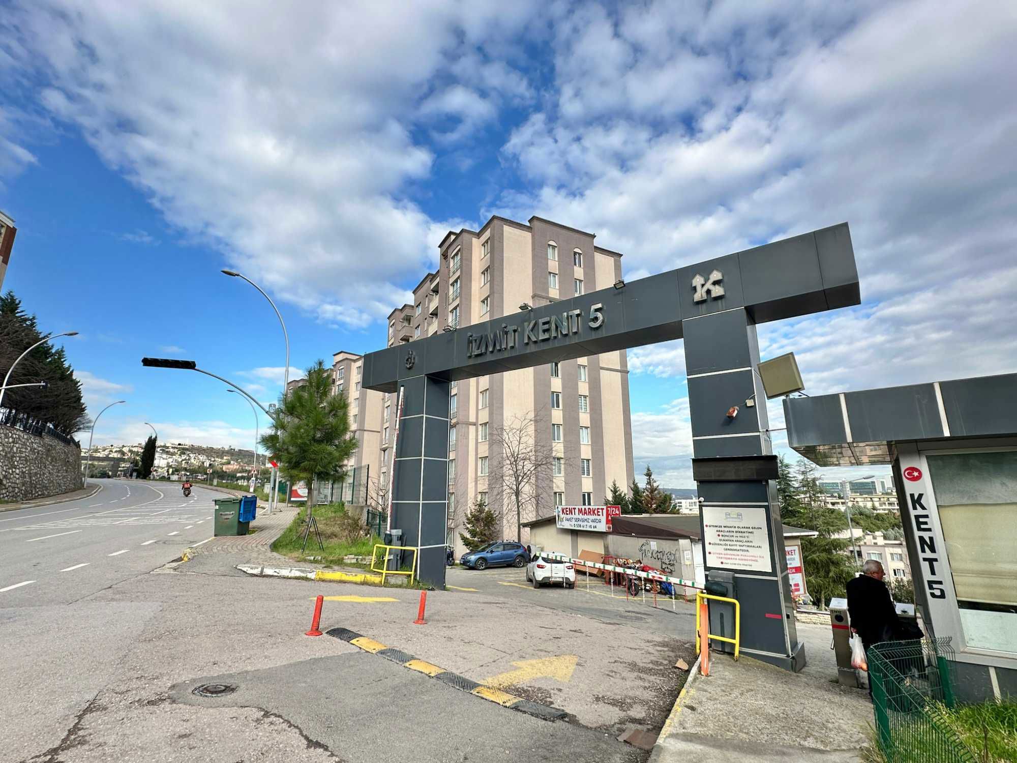 RE/MAX DREAM İZMIIT KENT 5.ETAPT EŞYALI KIRALIK DAIRE