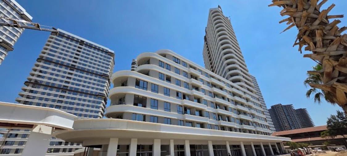 EVORA İZMİR`DE DENİZ MANZARALI YÜKSEK KATTA SATILIK 1+1 DAİRE..