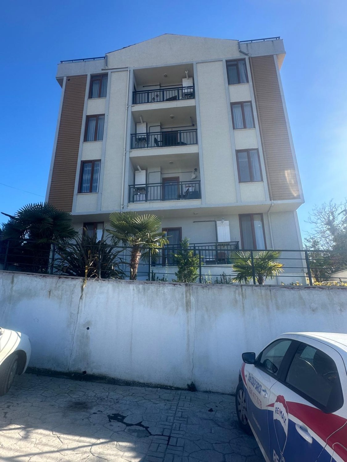 REMAX DREAMDEN İZMİT BAĞÇEŞME'DE 2+1 ARA KAT SATILIK DAİRE