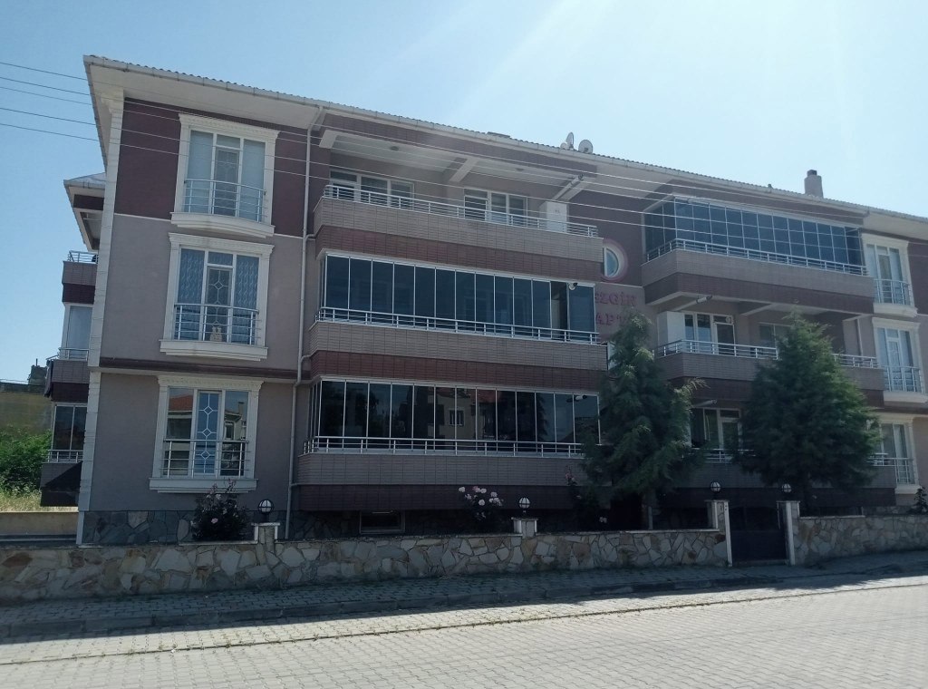KIRKLARELİ BABAESKİ HAMİDİYE MAH. 3+1 150M2 SATILIK DAİRE
