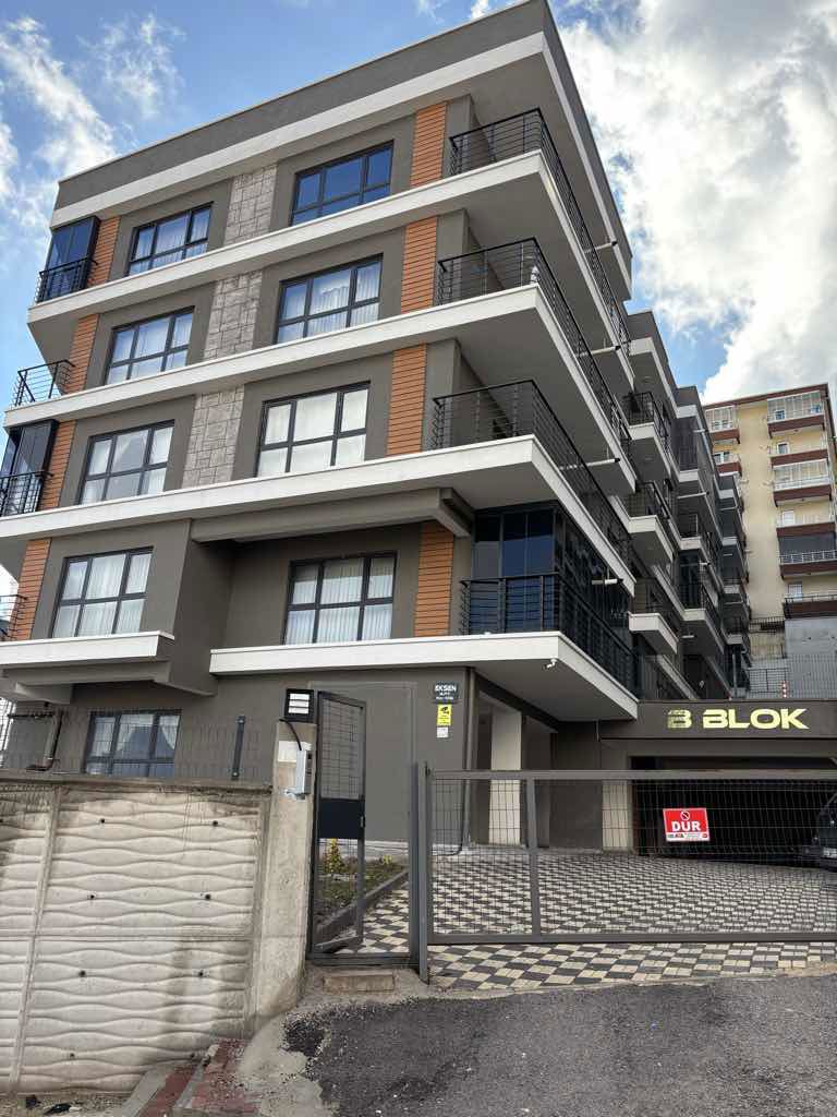 PURSAKLAR’ DA SİTE İÇERİSİNDE 3,5+1 DAİRE