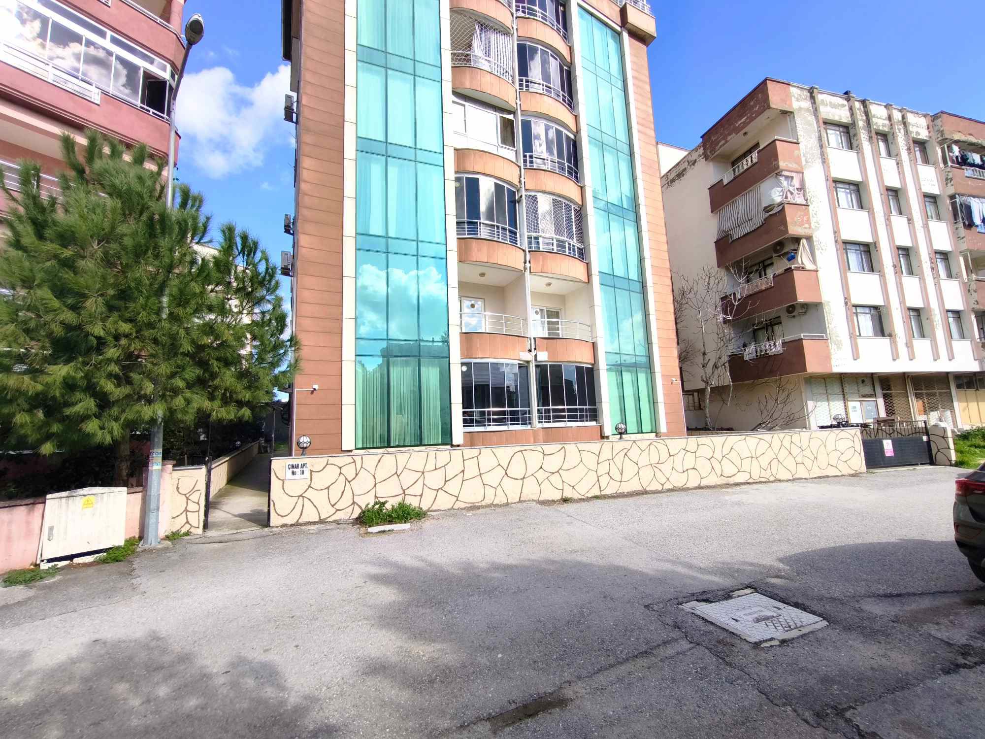 YENİ MAHALLEDE MERKEZİ KONUMDA YENI ADLIYE YANI SATILIK 3+1 GENİŞ DAIRE