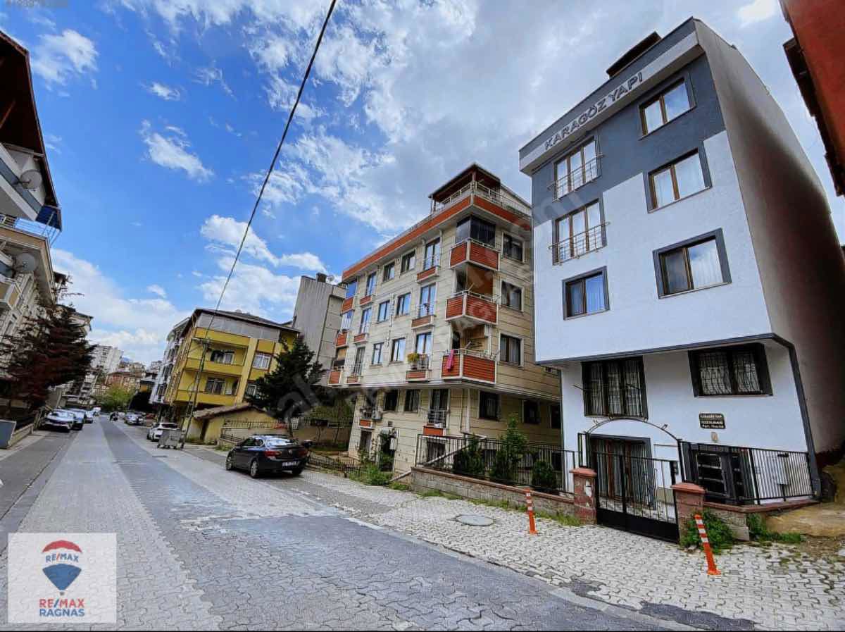 ESATPAŞA'DA HEMEN TAŞIN ÜST DUBLEKS 3+1 BRÜT 93M2 4 YILLIK DAİRE