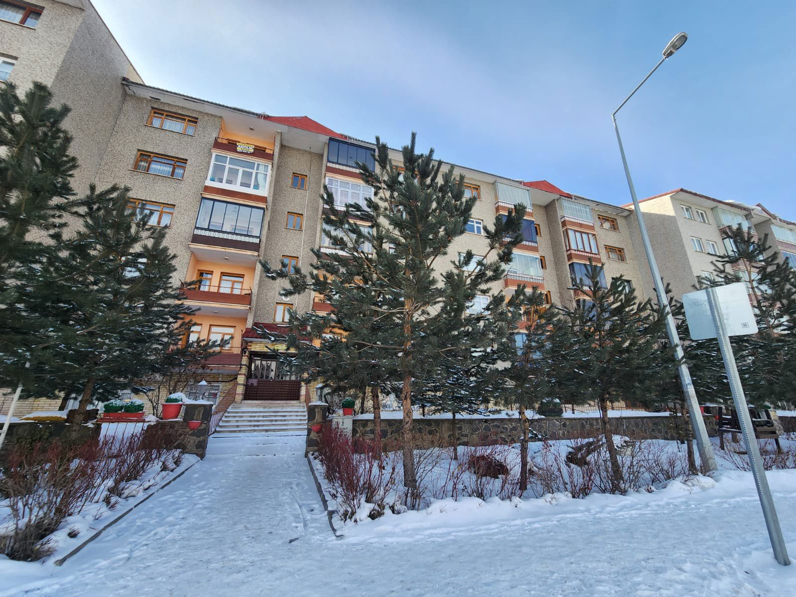 REMAX İLKE'DEN YILDIZKENT'TE GÜZEL KONUMDA 3+1 KİRALIK DAİRE