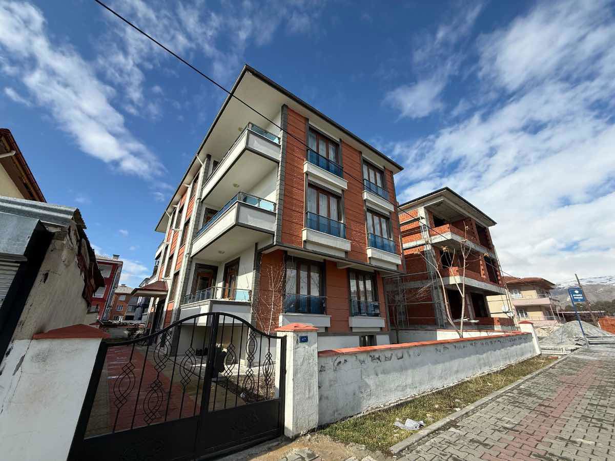 REMAX DEM'DEN KAZIM KARABEKİR MAH. KİRALIK 2+1 DAİRE