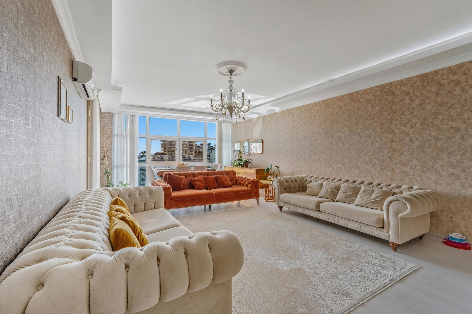 ALANYA CIKCILLI ARA KAT 150 M² AYRI MUTFAKLI SATILIK 3+1 DAIRE