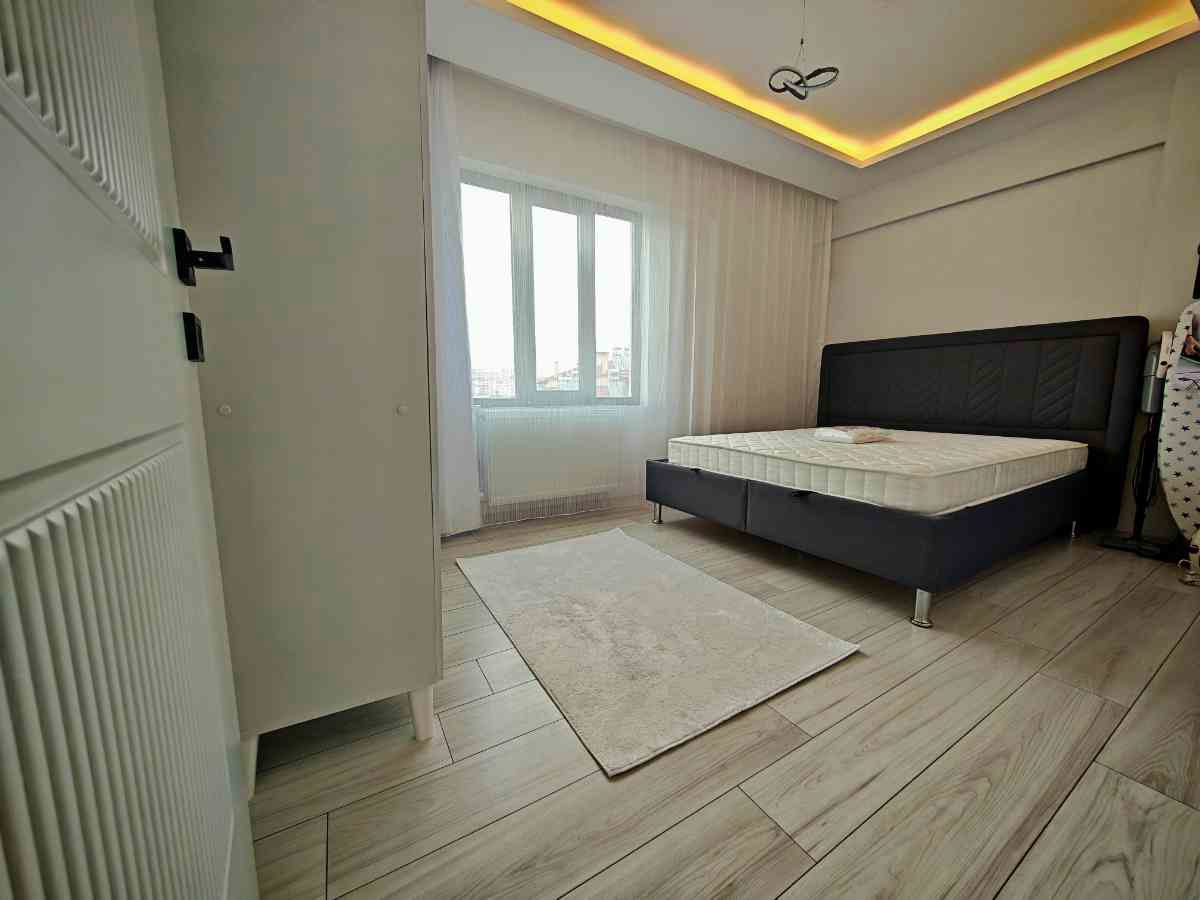 REMAX DOĞU'DAN CUMHURİYET'TE 1+1 EŞYALI KİRALIK DAİRE