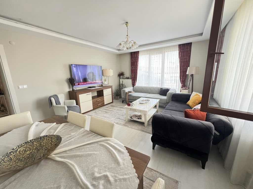 GÜNEŞLİ ŞEHRİ İSTANBUL SİTESİNDE LÜKS SATILIK 2+1 DAİRE