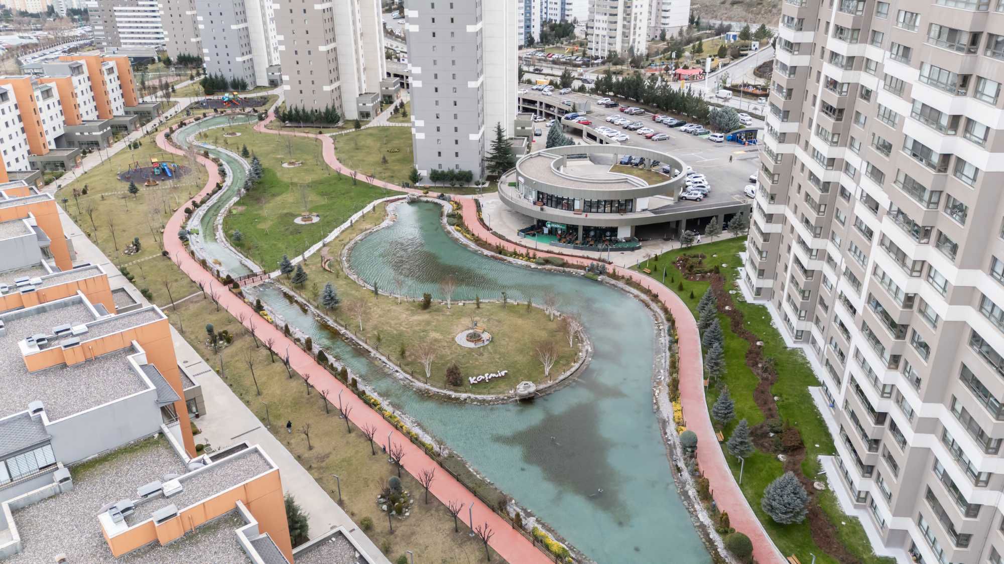 ERYAMAN KAŞMIR GÖL EVLERI 'NDE KILERLI, GÖL GÖREN SATILIK 4+1 DAIRE