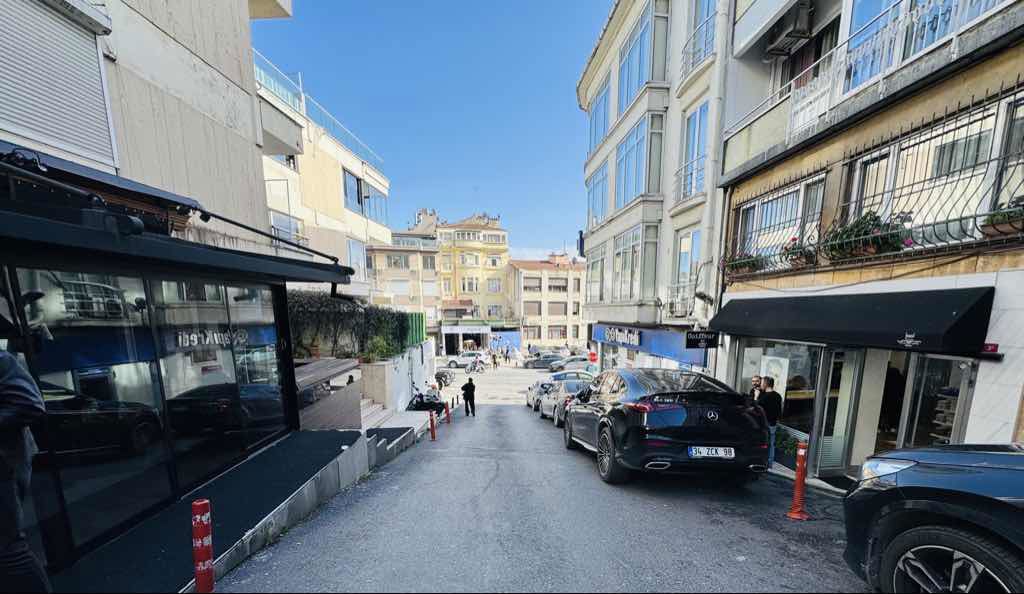 BEBEK MERKEZDE YATIRIMLIK SATILIK DAİRE