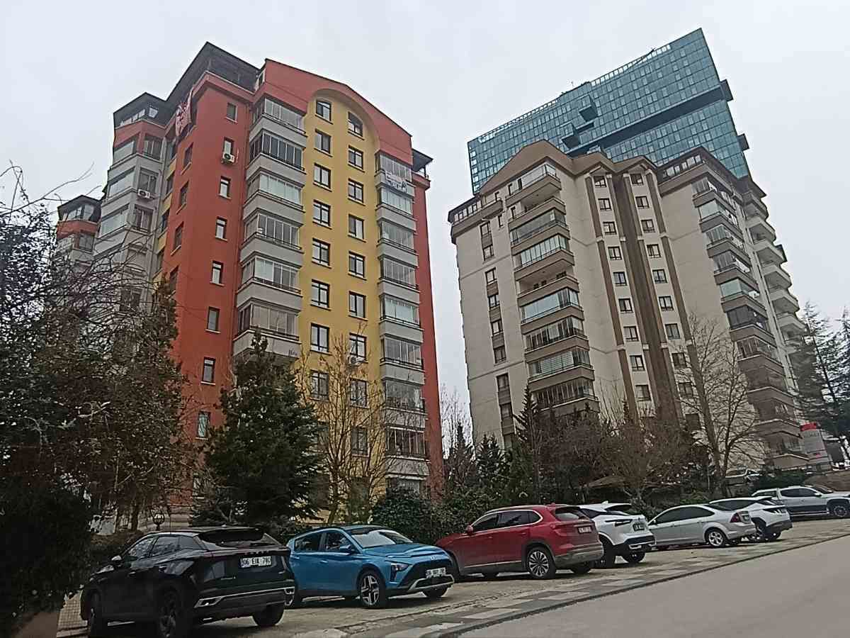 ÇUKURAMBAR OBA SITESINDE SATILIK 7+1 DUBLEKS DAIRE