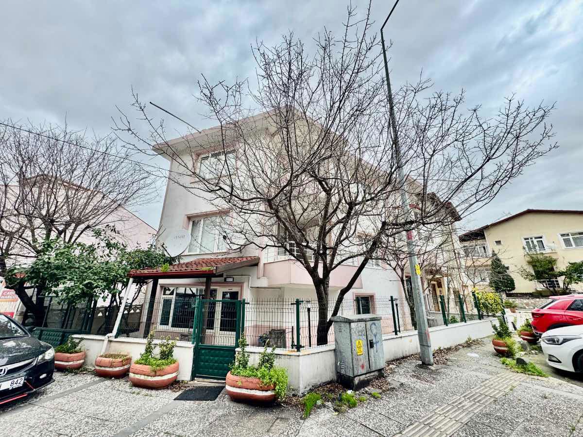 ADAPAZAR'INDA ÇARK CADDESİ'NDE YÜRÜME MESAFESİNDE EŞYALI DAİRE