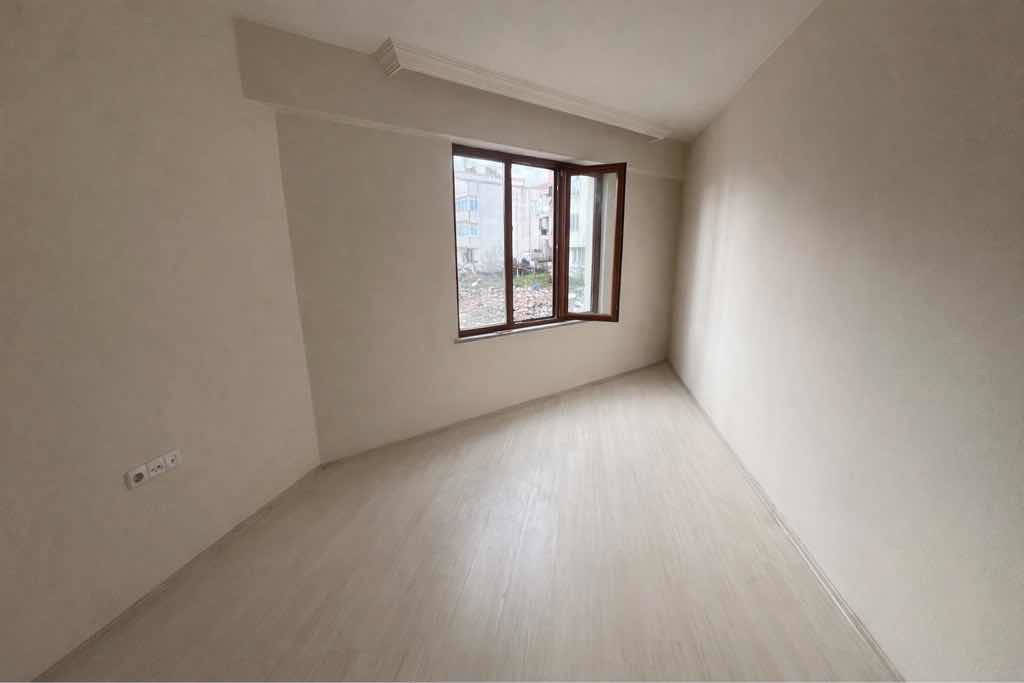 KAVAKLIK TURKUAZ EVLERİNDE 2+0 GENİŞ BALKONLU DAİRE