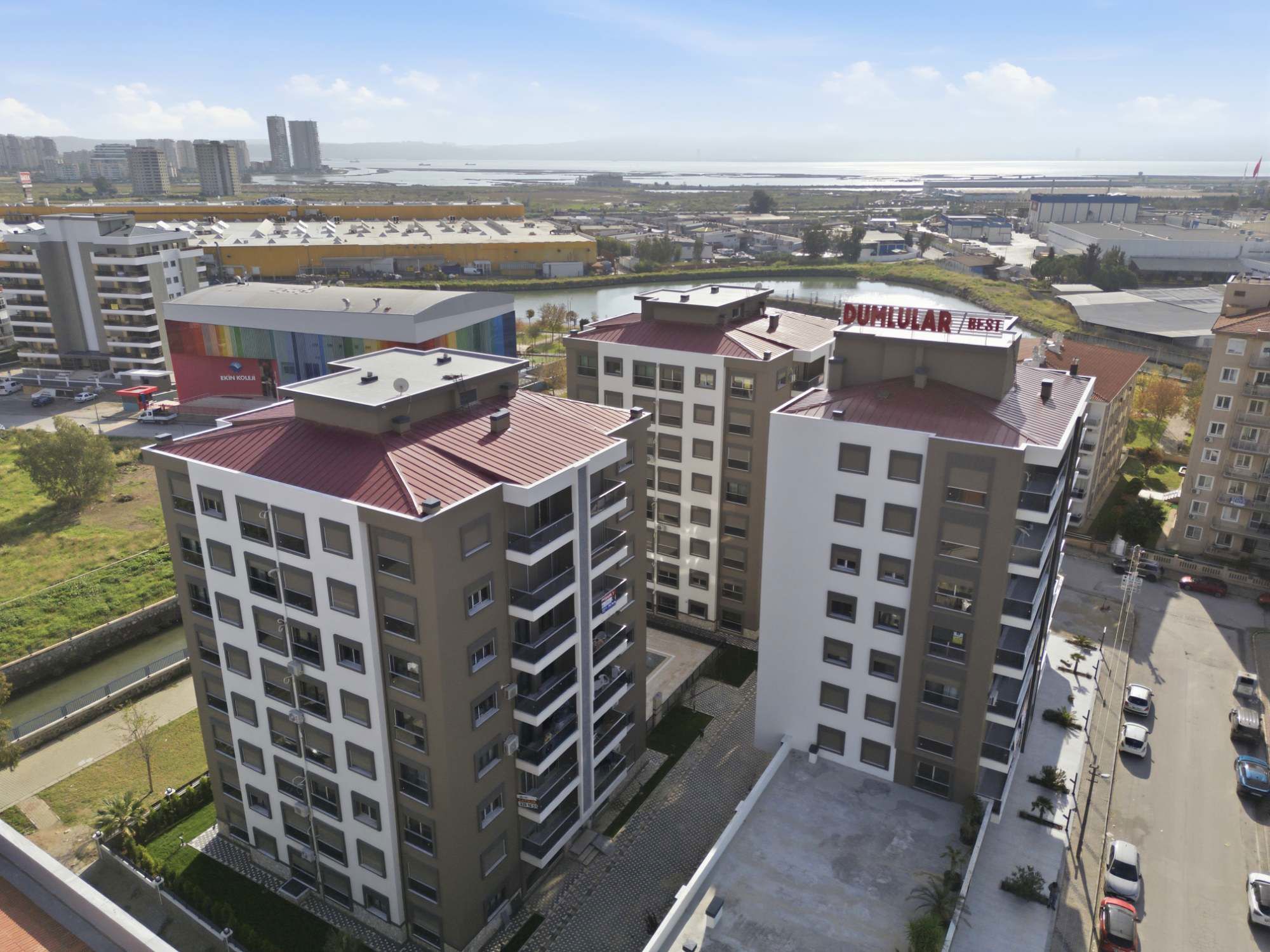 ÇİĞLİ ATAŞEHİR 'DE  HAVUZLU SİTEDE 2+1 KİRALIK DAİRE
