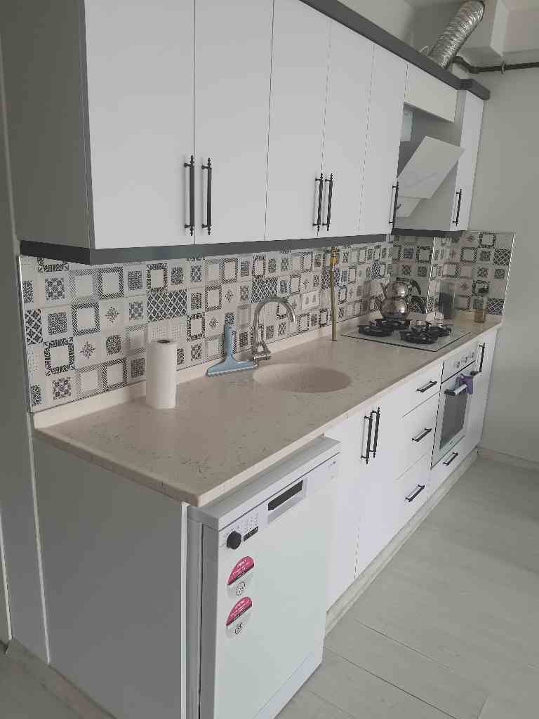 MERKEZİ KONUM GENİŞ BALKONLU EŞYALI 1+1