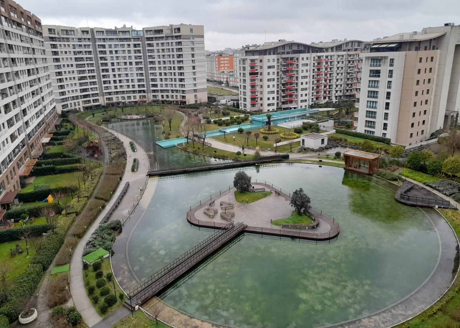 SİNPAŞ LİVA TURKUAZDA BÜYÜK TİP PEYZAJ MANZARALI GÜZEL DAİRE.
